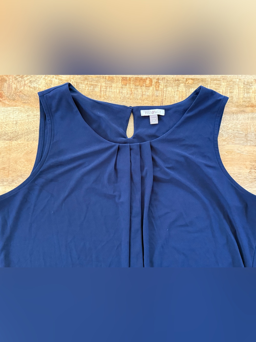 ROZ & ALI Navy Blue Pleated Sleeveless Tank Top Blouse Size 2X Keyhole Neck